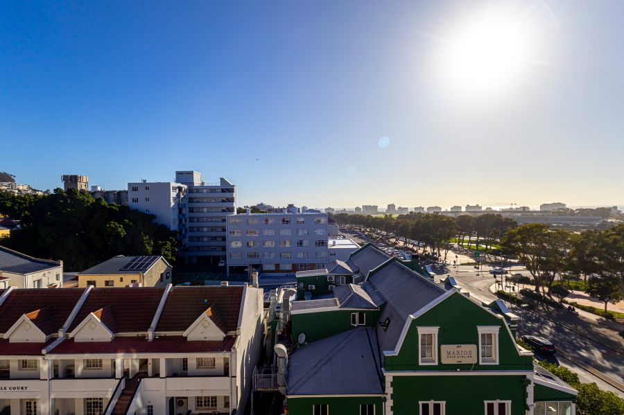 To Let 2 Bedroom Property for Rent in Green Point Western Cape
